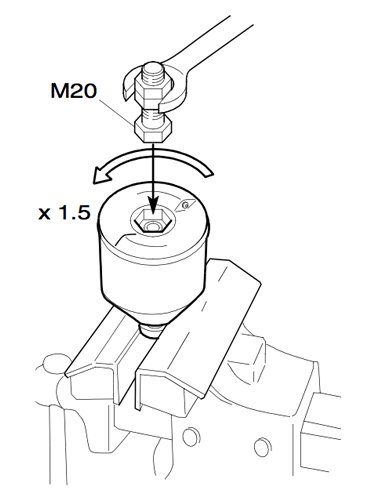 Процесс откручивания гайки ротора при помощи болта М20